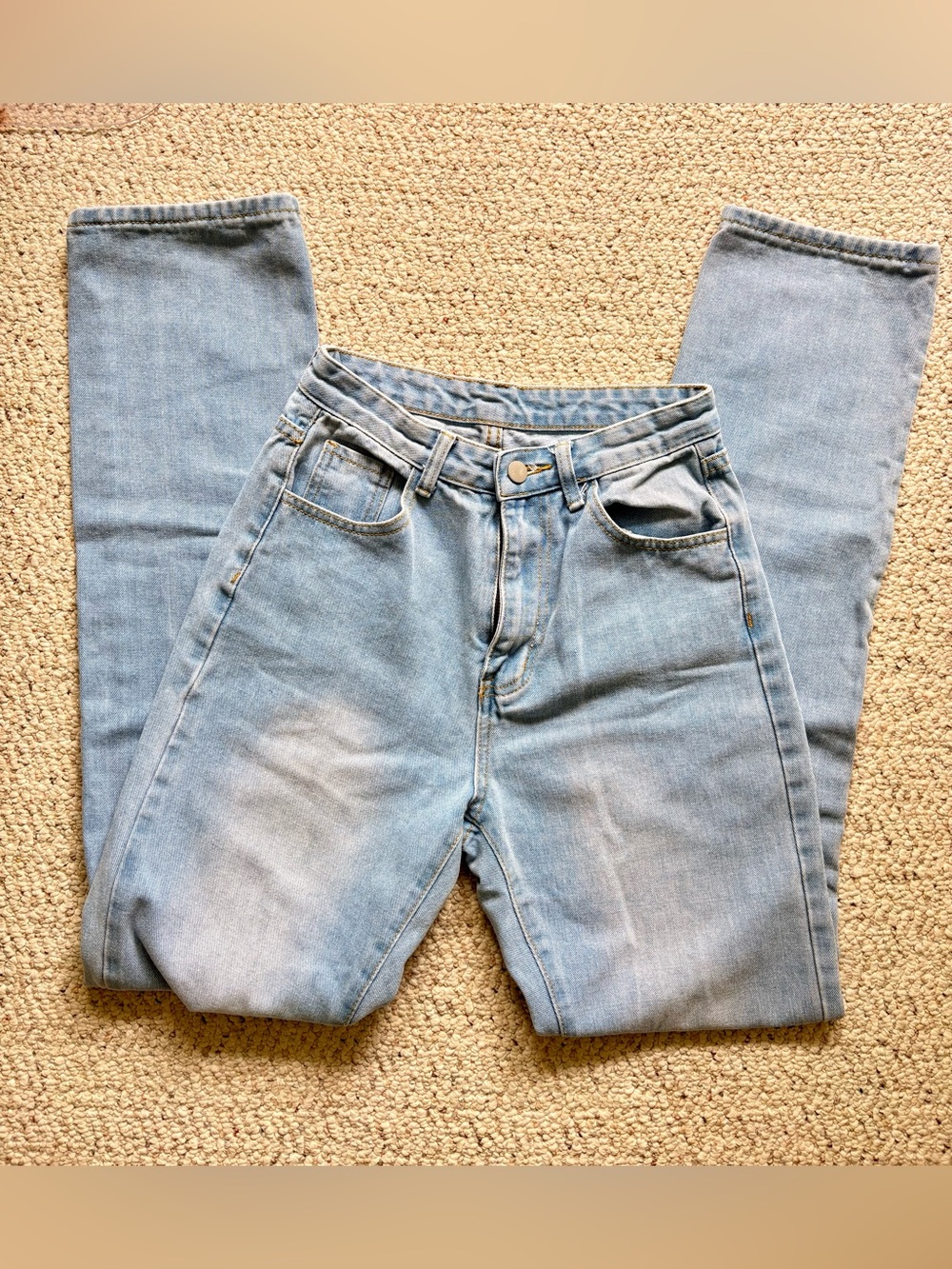 Light Wash Ripped Straight Leg Jeans